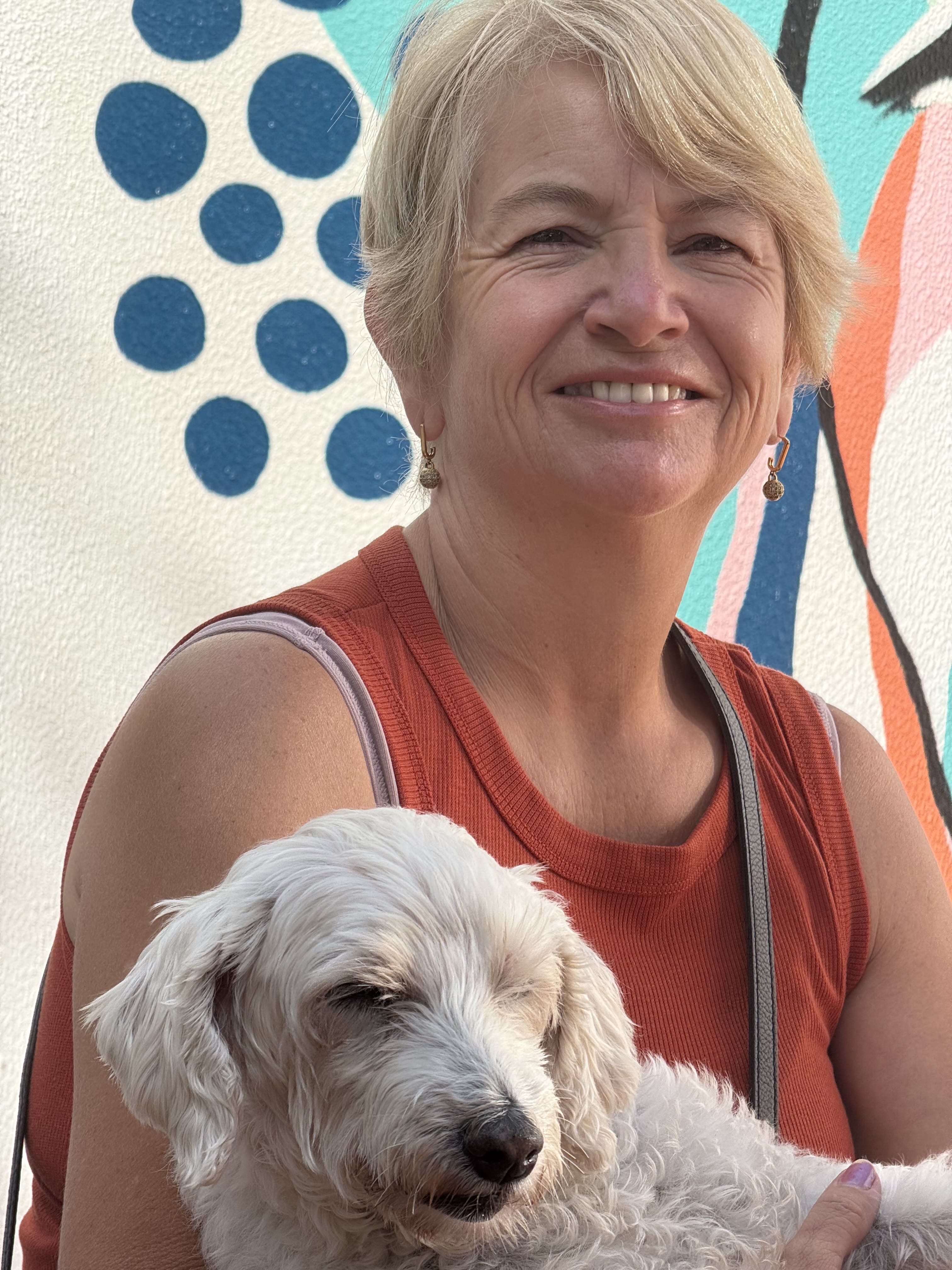 Rosemeire com cachorro